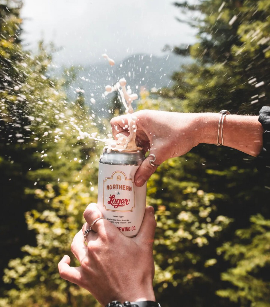OX_NorthernLager_can_hands